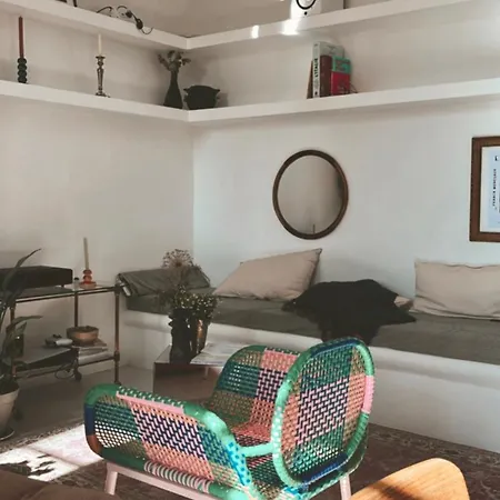 Lumineux Centre Apartment