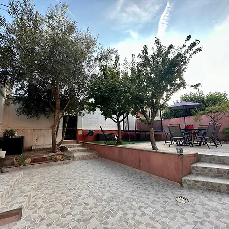 Holiday home Casa Terra Rossa Le Confort Creatif Au Coeur De Marseille