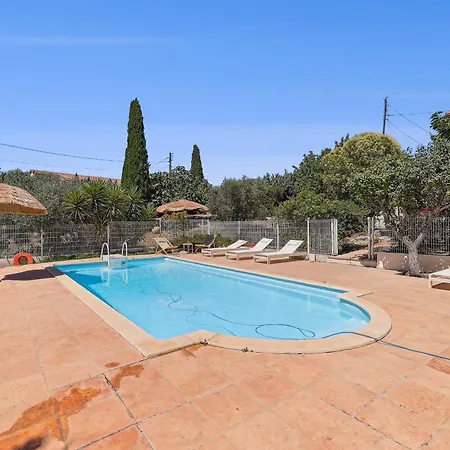 Holiday home Charmante Maison Sur Marseille