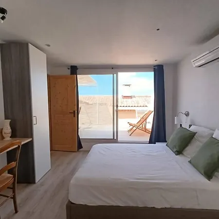 Penthouse 2 Pieces Avec Terrasse Vue A 150 M De La Apartment Marseille