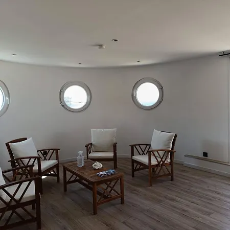Penthouse 2 Pieces Avec Terrasse Vue A 150 M De La Apartment Marseille