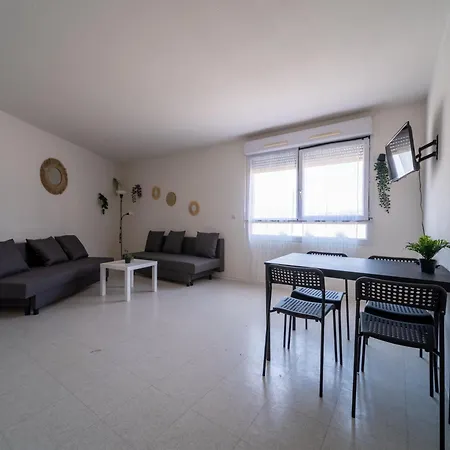 Tout Equipe A 6min De St Charles Apartament