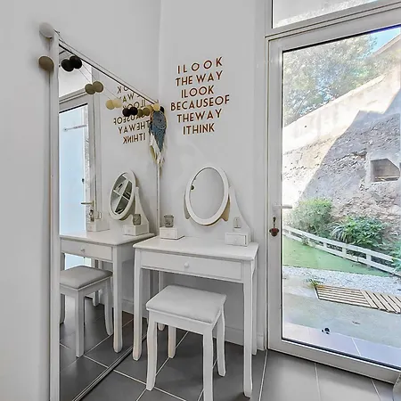 Le Refuge Mediterraneen Apartment *