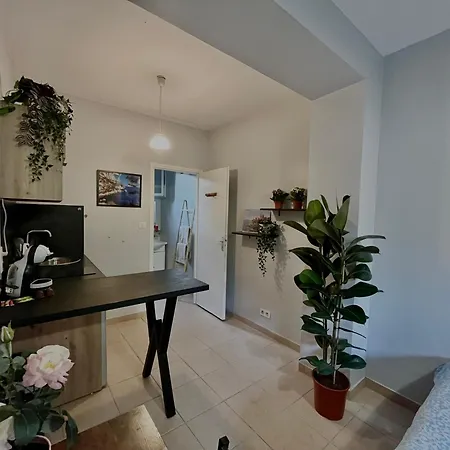 Apartment Uuuunnn *