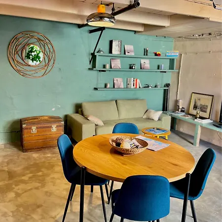 Atypique Et Nid Urbain Apartment