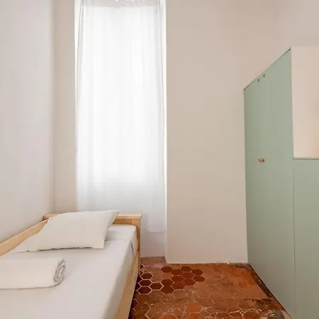 |aaa|- Pure & Natural Massilia Center Marsella