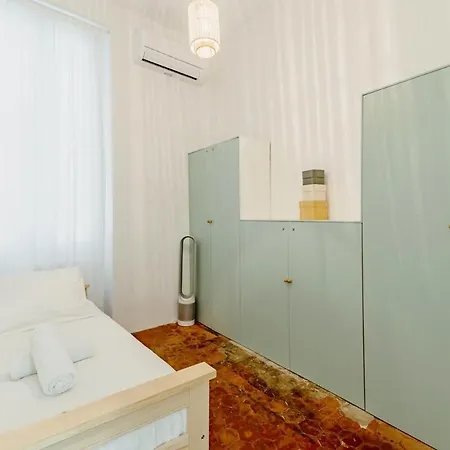|aaa|- Pure & Natural Massilia Center Apartamento *