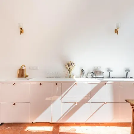 |aaa|- Pure & Natural Massilia Center Apartment