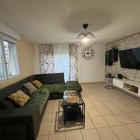 Apartment Spacieux Avec Piscine