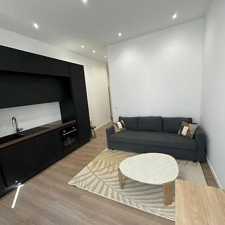 Splendid One Bedroom Apartment *