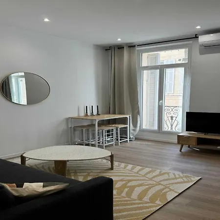 Splendid One Bedroom Apartment