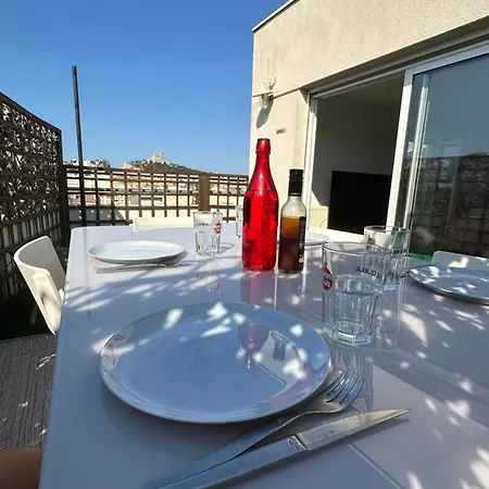 Stunning Rooftop, Near Cours Julien Apartment