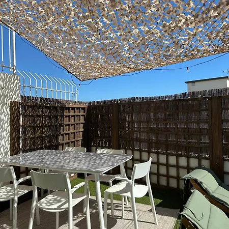 Apartment Stunning Rooftop, Near Cours Julien