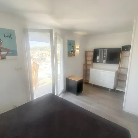 Maison Chaleureuse Au Coeur Des Calanques De + Jardin. Marseille