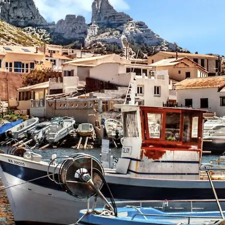Maison Chaleureuse Au Coeur Des Calanques De + Jardin.