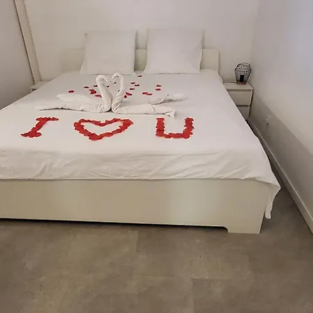 Holiday home Casa Terra Rossa Le Confort Creatif Au Coeur De Marseille