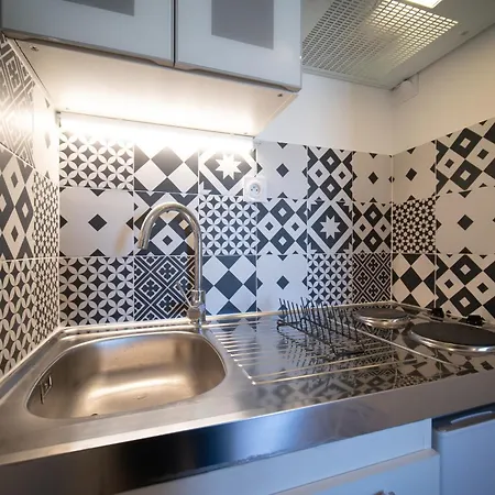 Equipe Avec Parking A 6min A Pied De La Gare St Charles Apartment *