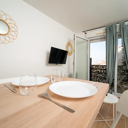 Equipe Avec Parking A 6min A Pied De La Gare St Charles Apartment Marseille