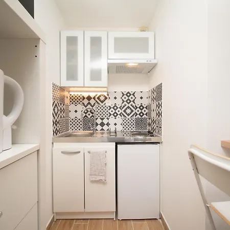 Apartment Equipe Avec Parking A 6min A Pied De La Gare St Charles Marseille