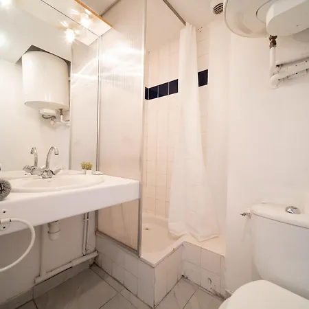 Equipe Avec Parking A 6min A Pied De La Gare St Charles Apartment