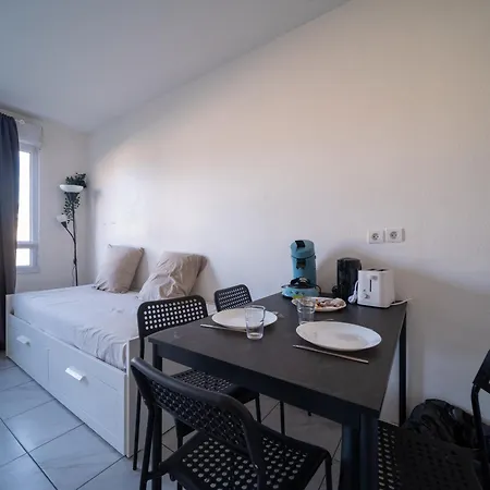 Apartment Equipe Avec Parking A 6min A Pied De La Gare St Charles