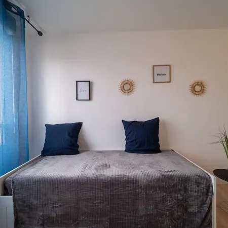 Apartment Equipe Avec Parking A 6min A Pied De La Gare St Charles Marseille
