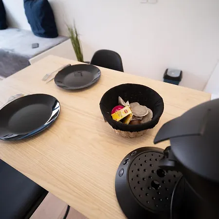 Equipe Avec Parking A 6min A Pied De La Gare St Charles Apartment *