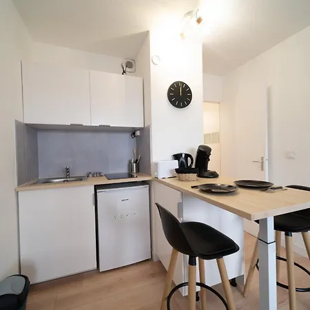 Equipe Avec Parking A 6min A Pied De La Gare St Charles *