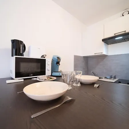 Equipe Avec Parking A 6min A Pied De La Gare St Charles Apartment