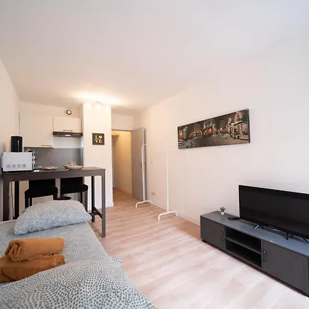 Equipe Avec Parking A 6min A Pied De La Gare St Charles Apartment Marseille