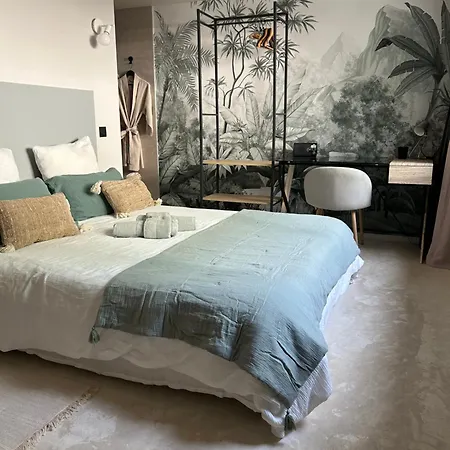 Bed & Breakfast Maison Chaliot Hosts & Events