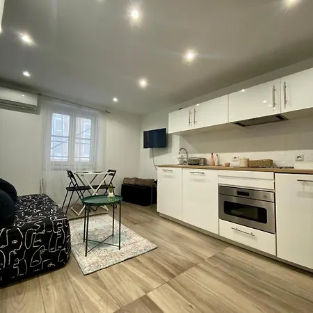 Apartment T2 En Plein Coeur Du Centre Coup De Coeur Garanti