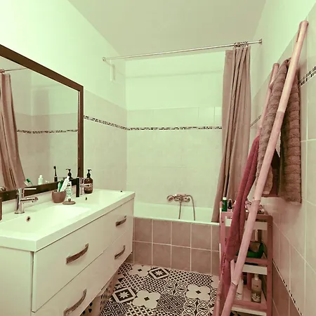 Charming T3 Of 60 M2 With Balcony In * Marsilya