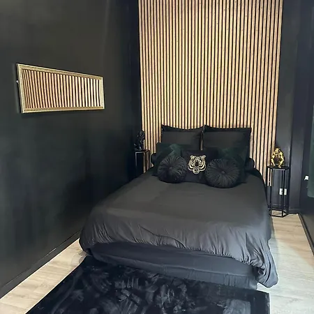 Queen Avec Jardin, Piscine Et Chauffe Interieur - 15 Couchages * Marseille