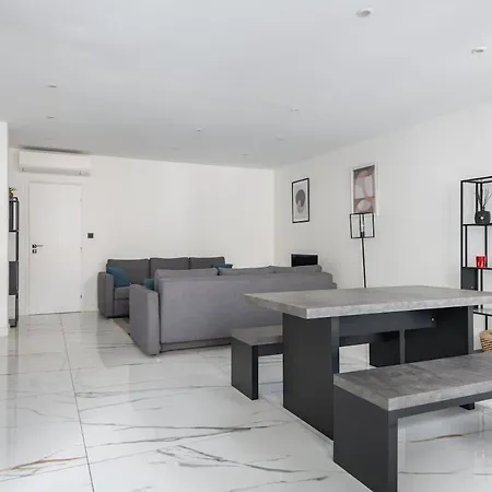 Bel St Fe, Moderne Et Pour 2 Personnes Daire Marsilya