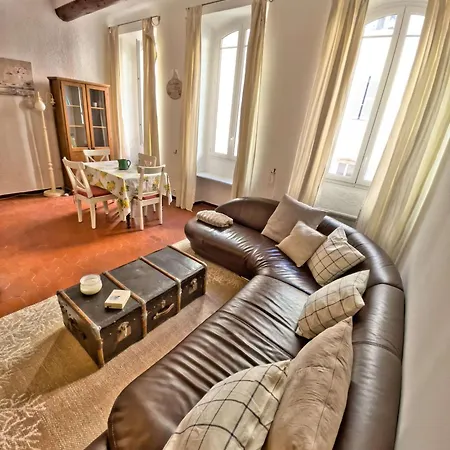 Apartment Vieux-port : Cozy, Calme Et Pratique Marseille