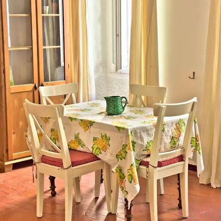 Vieux-port : Cozy, Calme Et Pratique *