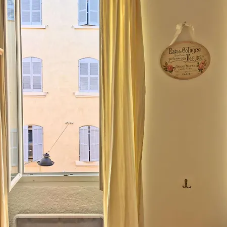 Vieux-port : Cozy, Calme Et Pratique Apartament