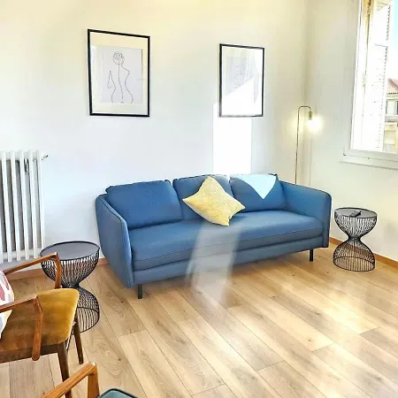 Seduisant 3 Avec Vue Sur Le Vieux-port Et Proche Du Panier Appartement Marseilles