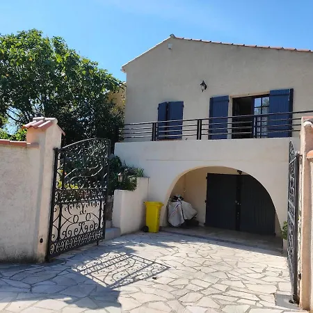 Villa 140 M2 Piscine Jardin 5 Personnes Et Un Bebe Marseille