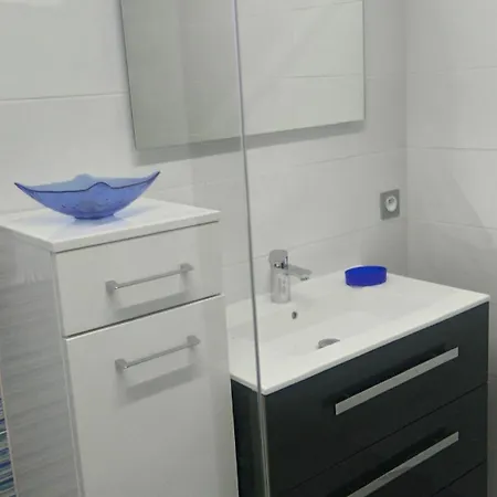 Villa 140 M2 Piscine Jardin 5 Personnes Et Un Bebe
