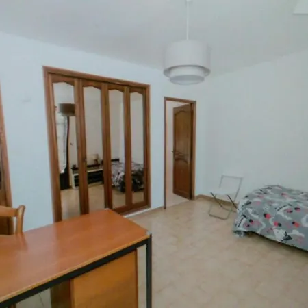 140 M2 Piscine Jardin 5 Personnes Et Un Bebe Villa *