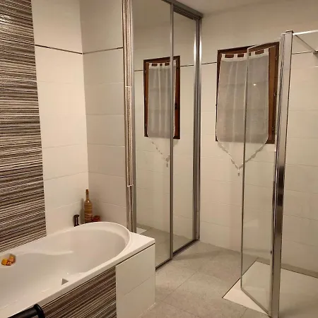 Villa 140 M2 Piscine Jardin 5 Personnes Et Un Bebe Marseille