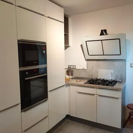 140 M2 Piscine Jardin 5 Personnes Et Un Bebe