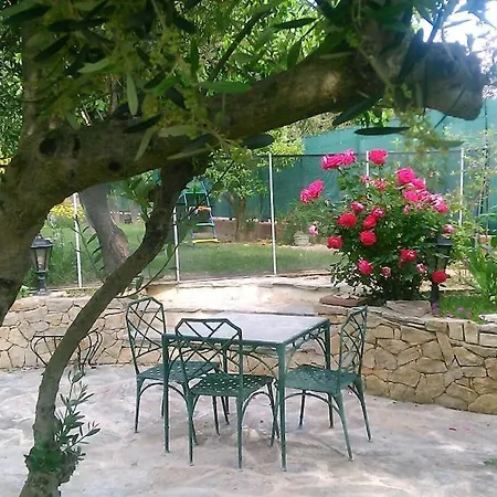 140 M2 Piscine Jardin 5 Personnes Et Un Bebe Villa *