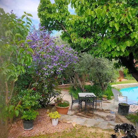 140 M2 Piscine Jardin 5 Personnes Et Un Bebe * Marseille