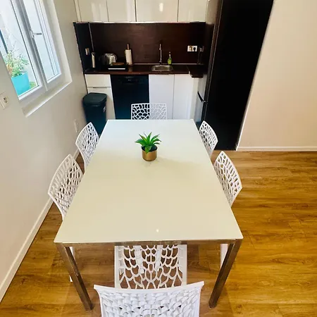 Ferienhaus Jolie Maison Individuelle 50 M2 ,design Et Climatisee, Confort, Wifi, Terasse Privee , 5 Min Et Autoroute, Stationnement Gratuit