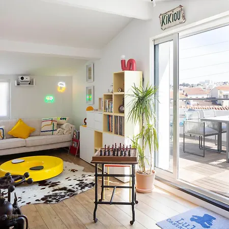 Villa Maison De Moderne Avec Toit Terrasse Et Vue *