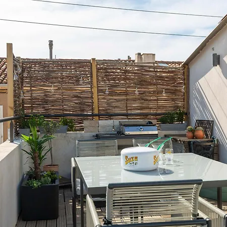 Villa Maison De Moderne Avec Toit Terrasse Et Vue