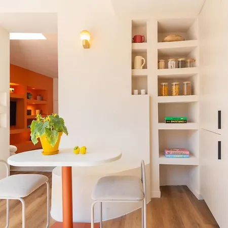 Апартаменты Small Townhouse Roucas *